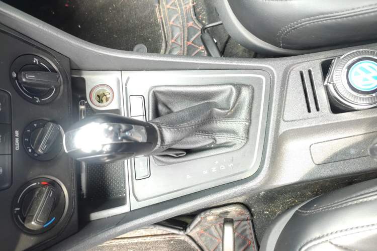 Used Volkswagen Lavida 2015 1.6L Automatic Fashion Edition
