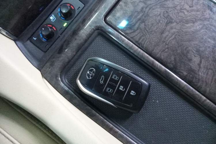 Used Toyota Alphard 2020 Dual-Engine 2.5L Prestige Edition