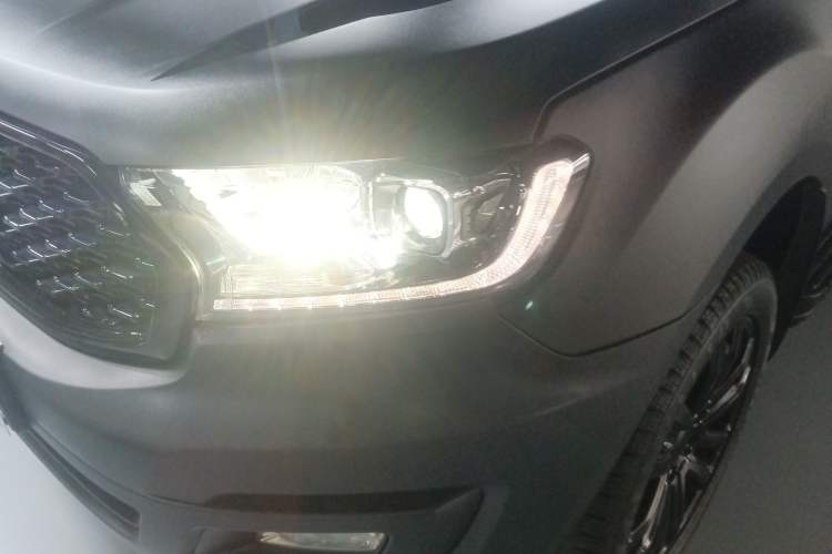 Used Ford Everest 2020 Sport Edition 2.3T Gasoline Automatic 4x4 Flagship Model with 7 Seats