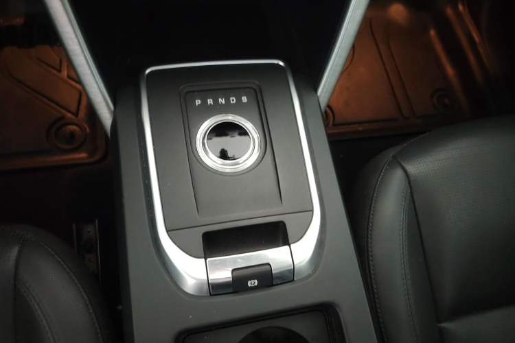 Used Land Rover Discovery Sport 2018 240 PS SE Version