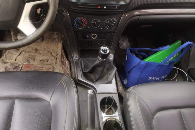 Used Great Wall Wingle 5 2017 2.0T European Version Diesel Two-Wheel Drive Advanced Large Double-Cab GW4D20E