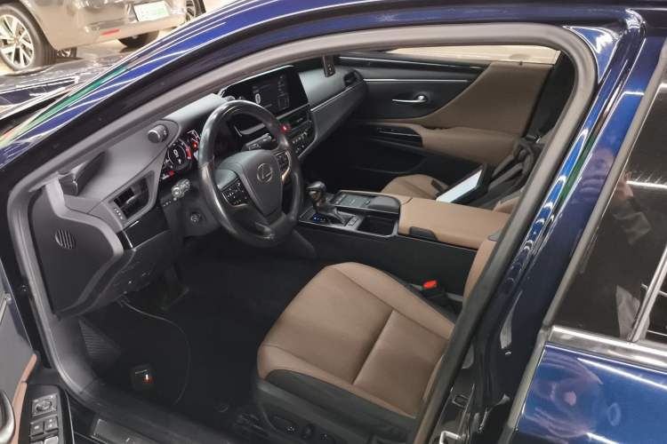 Used Lexus ES 2021 200 Excellence Edition