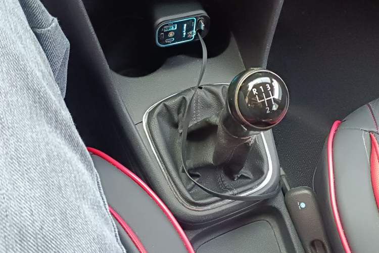 Used Volkswagen Polo 2014 1.6L Cross Polo Manual Gear Lever