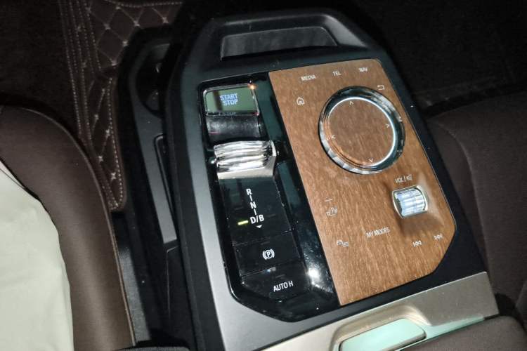 Used BMW iX 2022 xDrive40
