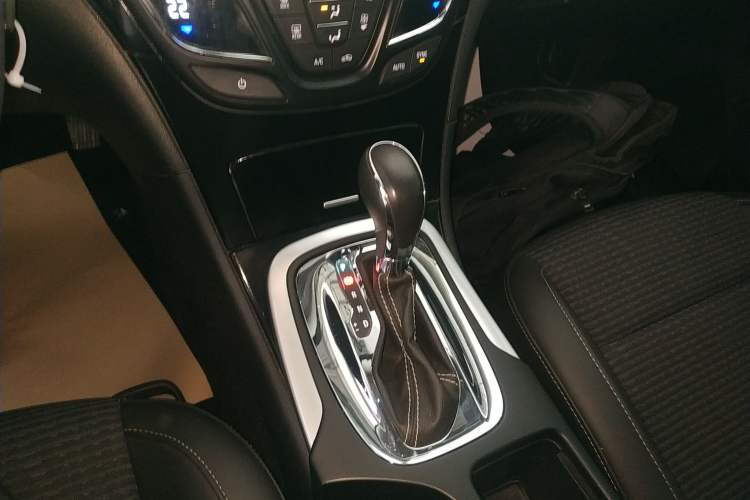 Used Buick Regal 2015 1.6T Leading Technology Model Gear Lever