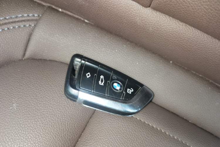 Used BMW X3 2021 xDrive25i Luxury Package Vehicle Key