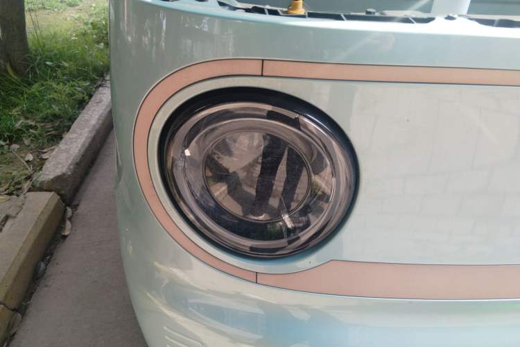 Used Geely Galaxy Panda 2023 Panda Mini 200km Endurance Bear Right Front Headlight