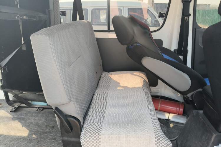 Used Jinbei Hiace King 2021 2.0L City Transport King Series Express Model Standard Top 6-Seater 1TZS Left Rear Seat