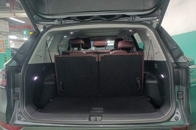 Used Volkswagen ID.6 X 2022 Smart Enjoyment Long-Range Edition Trunk