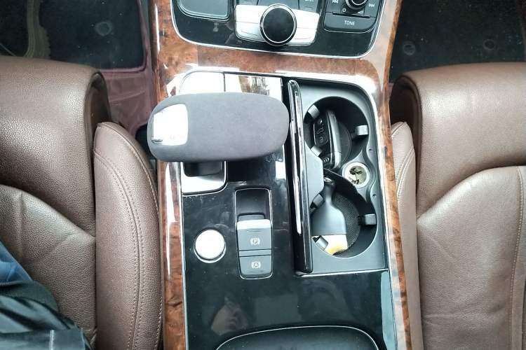 Used Audi A8 2012 A8L 45 TFSI quattro Comfort model
