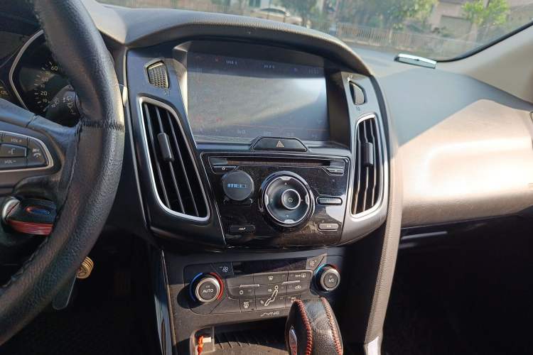 Used Ford Focus 2015 Sedan 1.6L Automatic Trend Model
