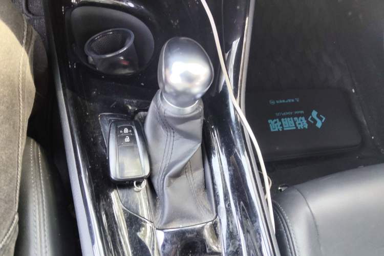 Used Toyota IZOA 2018 2.0L Yichi Version China VI Standard