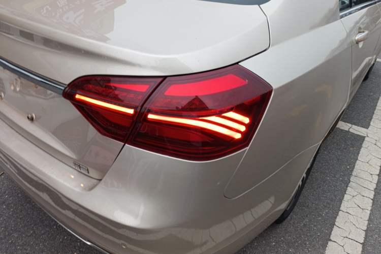 Used Geely Auto Emgrand 2019 Leading Edition 1.5L Manual Upward Asian Games Edition China VI
