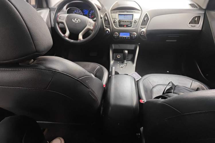 Used Hyundai ix35 2013 2.0L Automatic Two-Wheel Drive Smart GLS China IV Standard
