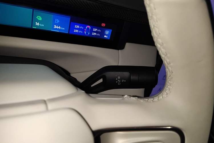 Used Lynk & Co 900 2025 2.0T Ultra Gear Lever