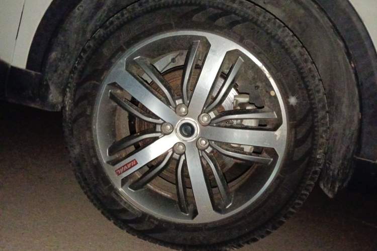 Used Haval H6 2017 Red Label 2.0T Automatic Two-Wheel Drive ZhiShang Model