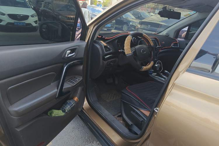 Used GAC Trumpchi GS4 2015 200T G-DCT Elite Edition Driver Seat