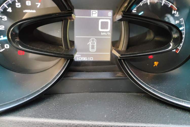 Used Dongfeng Aeolus AX7 2015 2.0L Automatic Zhiyi Trim
