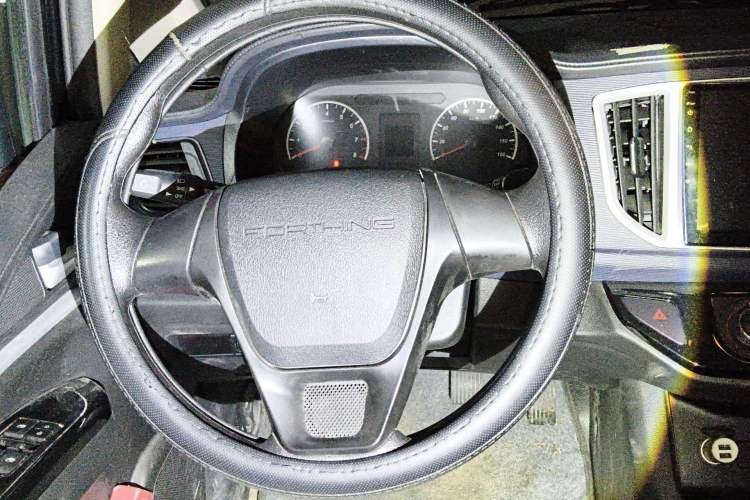 Used FORTHING Lingzhi 2023 M5 1.6L Comfort Edition 7-Seater