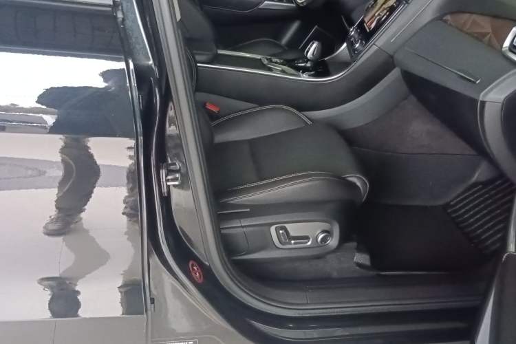 Used Lynk & Co 01 2019 2.0T Two-Wheel-Drive Pro Version China VI Standard Right Front Seat