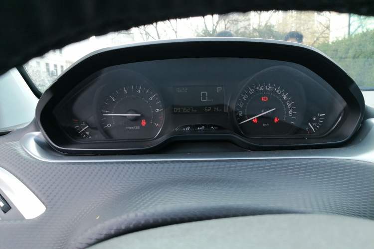 Used Peugeot 2008 2015 1.6L Automatic Playcool Edition