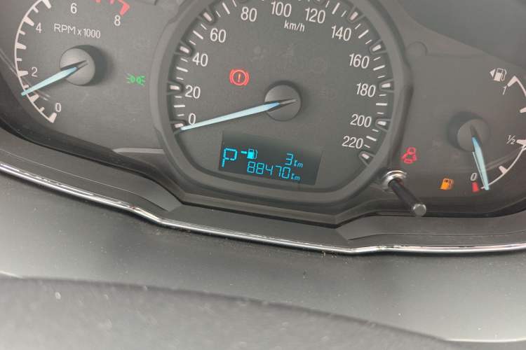 Used Ford Escort 2015 1.5L Automatic Fashion Model Odometer Close Up