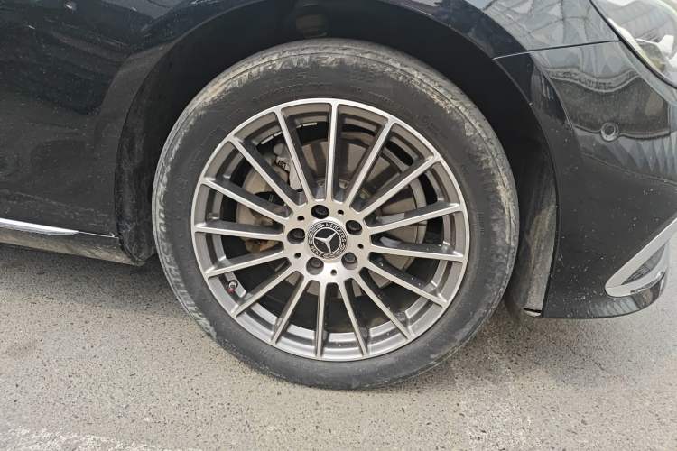 Used Mercedes-Benz E-Class 2021 Facelift E 260 L
