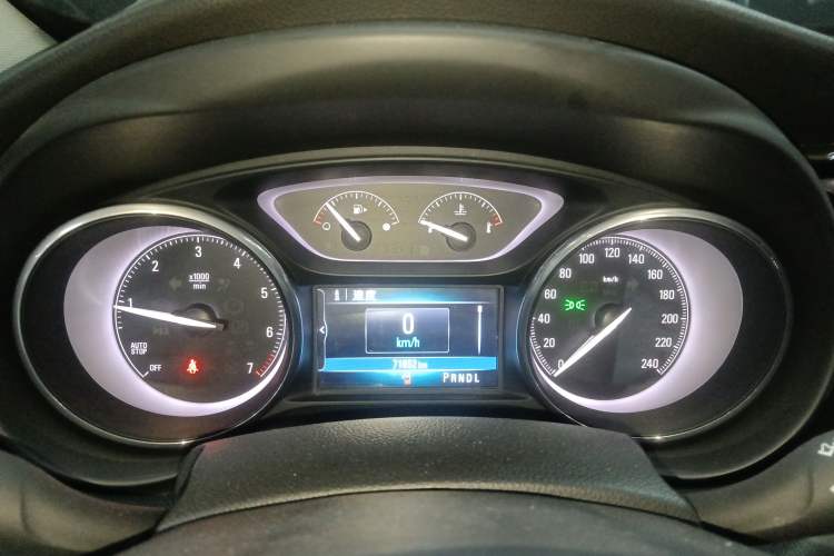 Used Buick Envision 2018 20T Two-Wheel-Drive Elite Model Instrument Cluster