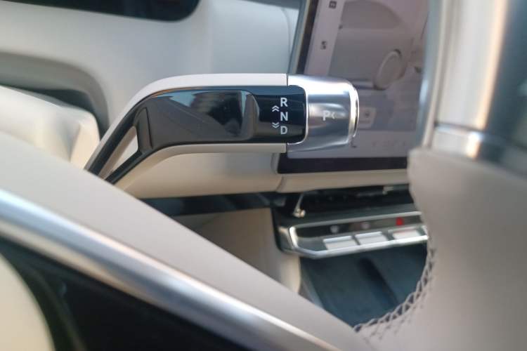 Used Zeekr 9X 2025 Hyper Edition Gear Lever