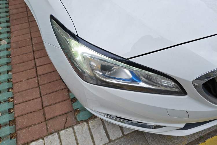 Used Buick Verano 2017 Sedan 15S Automatic Leading Model Right Front Headlight