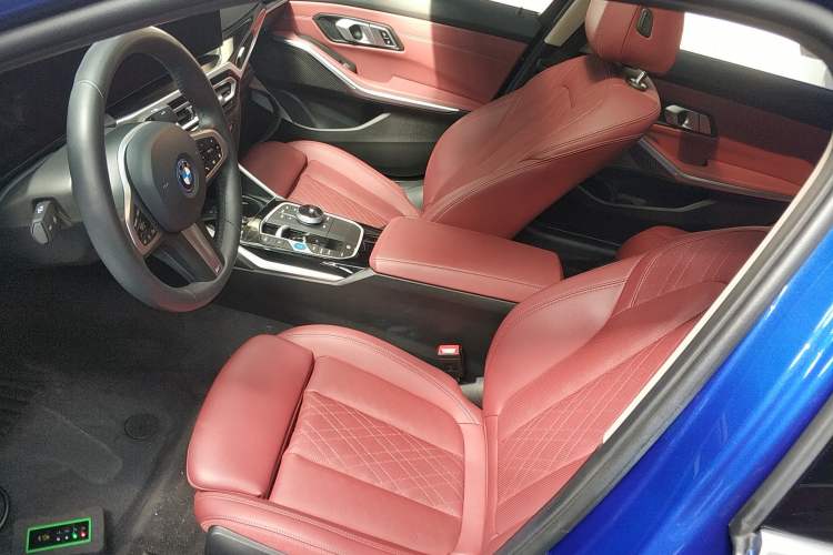 Used BMW i3 2024 eDrive 35 L
