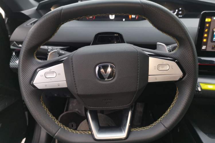 Used CHANGAN UNI-V 2022 1.5T Sport Edition
