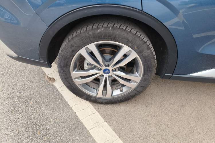 Used Ford Equator Sport 2023 EcoBoost 170 Premier Edition Right Rear Wheel Hub