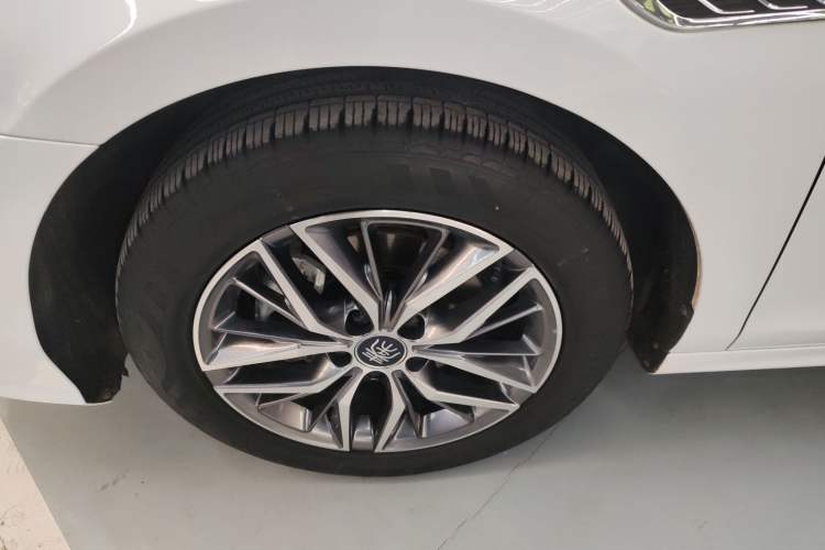 Used BYD Qin PLUS 2023 Champion Edition DM-i 120KM Leading Model Exterior 4