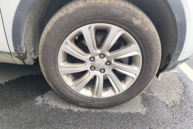 Used Land Rover Discovery Sport 2018 240 PS SE Version Right Front Wheel Hub