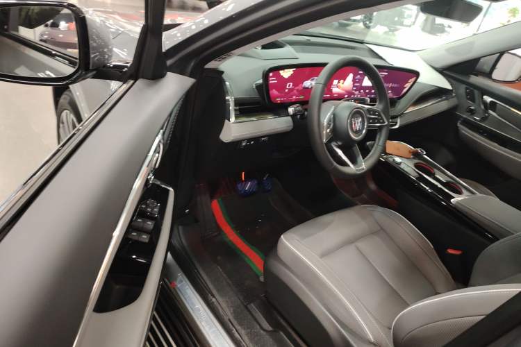 Used Buick E5 2024 Premium Standard-Range Audiovisual Edition