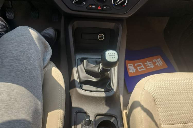 Used Wuling Hongguang 2019 1.5L S Standard Version China VI LAR Gear Lever