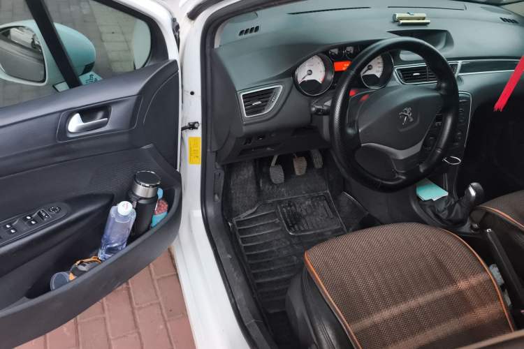 Used Peugeot 308 2013 1.6L Manual YouShang Model
