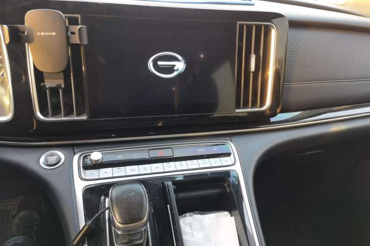 Used GAC Trumpchi M8 2021 Lingxiu Series 390T Deluxe Edition Audio And AC Panel