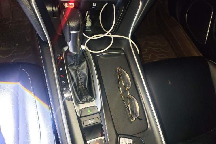 Used Honda Inspire 2019 260TURBO Elegant Edition China VI Emission Standard Gear Lever