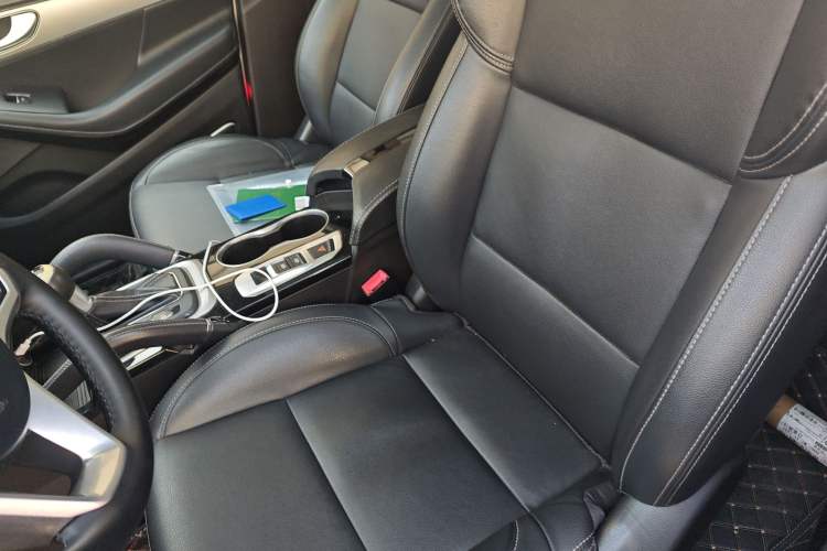 Used Zotye SR7 2016 1.5T CVT Cube Heart Edition China V Standard
