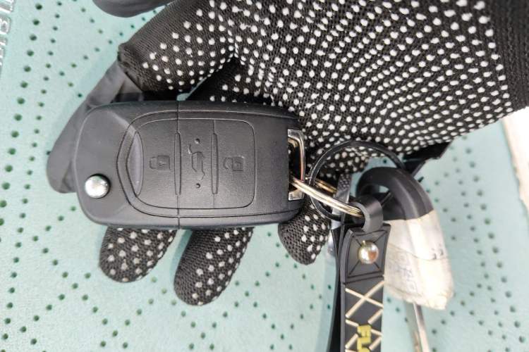 Used Wuling Hongguang MINIEV 2021 Macaron Sandwich Model 120 km Lithium Iron Phosphate