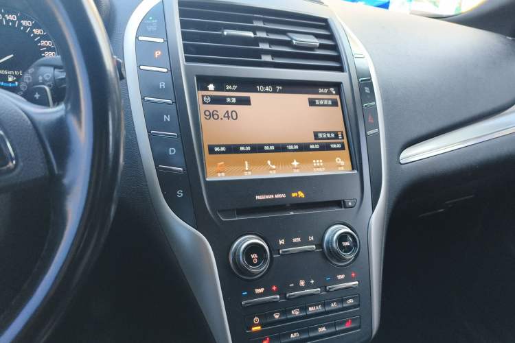 Used Lincoln MKC 2017 2.0T Two-Wheel Drive Deluxe Edition