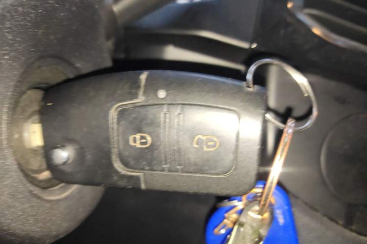 Used JMC Fushun 2023 2.0T Manual Mid-Drive Mid-Roof Commercial Multi-Purpose 7-Seater Passenger Vehicle