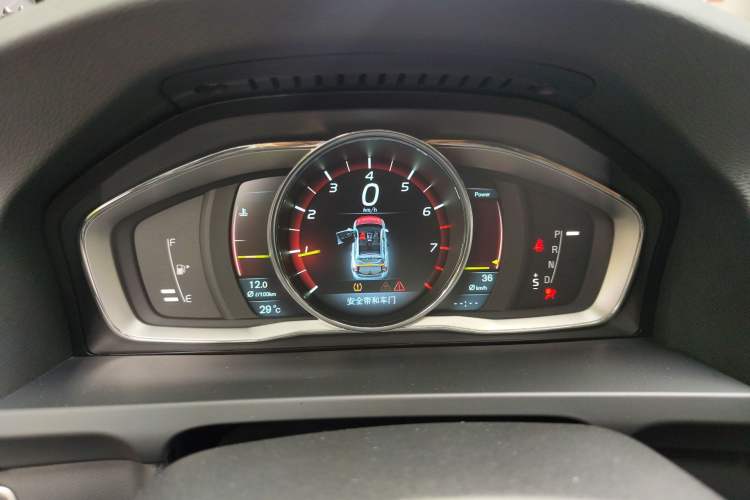 Used Volvo V60 2014 T5 Zhiya Edition
