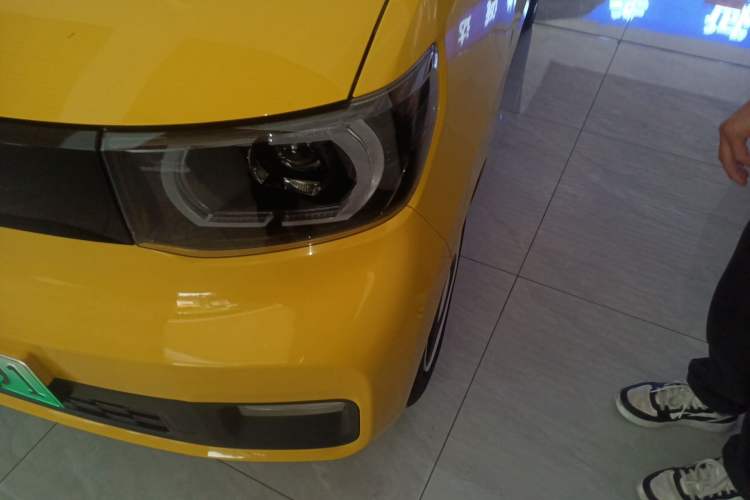 Used Wuling Hongguang MINIEV 2021 Macaron Premium Model – Lithium Iron Phosphate Left Front Headlight