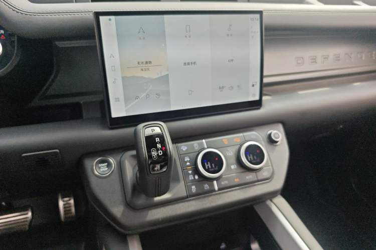 Used Land Rover Defender 2025 110 3.0T P400 X Audio And AC Panel