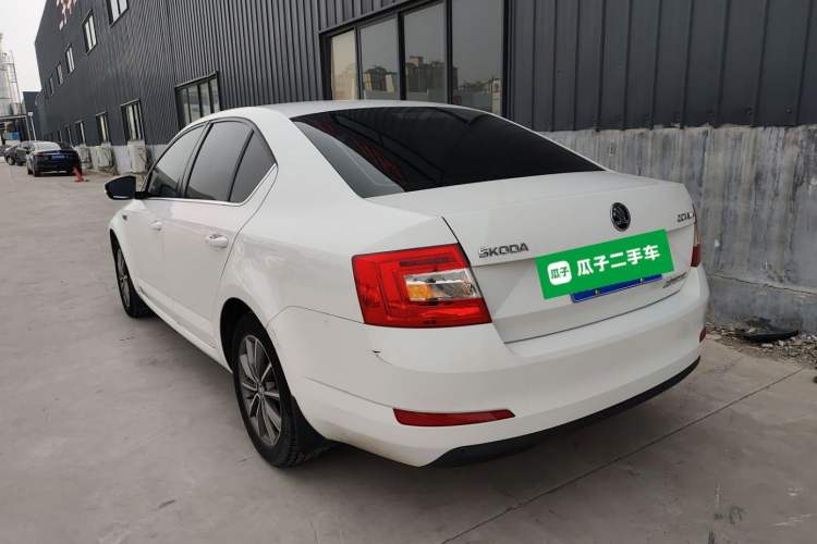 Used Skoda Octavia 2017 1.6L Automatic Chuanxing Edition Rear Left 45 Deg