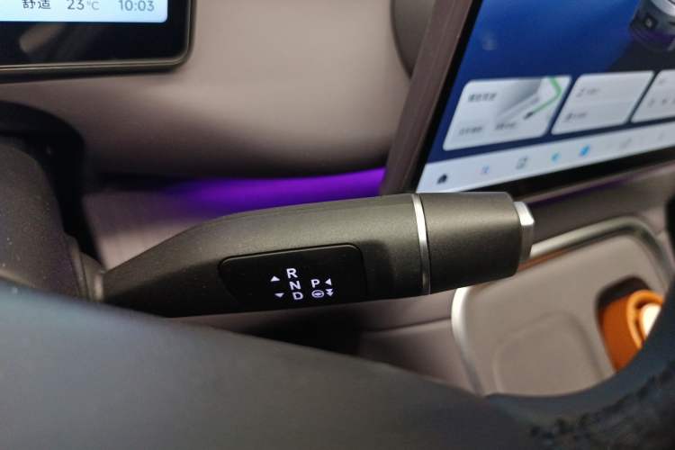 Used Leapmotor C16 2026 Extended-Range 280 LiDAR Zhizun Edition 6 Seats Gear Lever