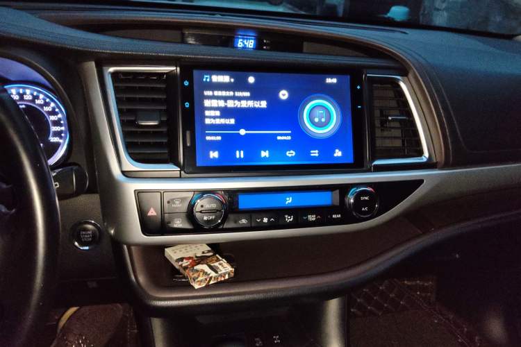 Used Toyota Highlander 2018 2.0T Four-Wheel Drive Prestige Version 7 Seats China VI Standard Audio And AC Panel